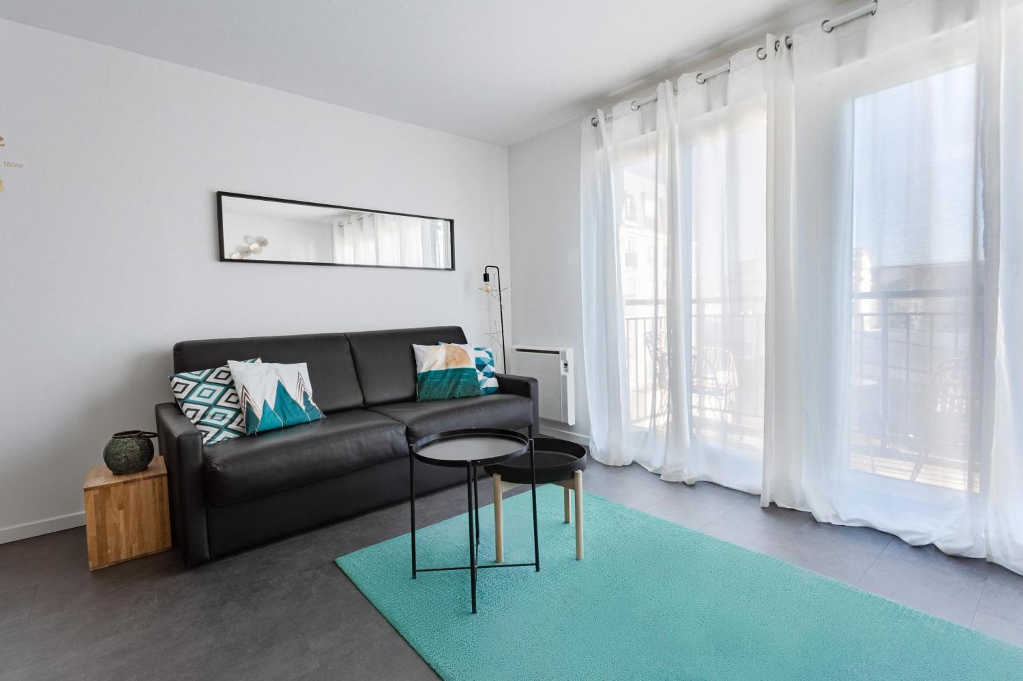 Station, 5 Minutes Disneyland! Apartment