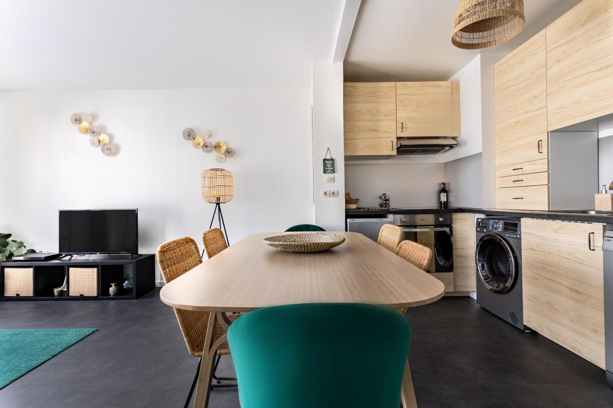 Station, 5 Minutes Disneyland! Apartment *