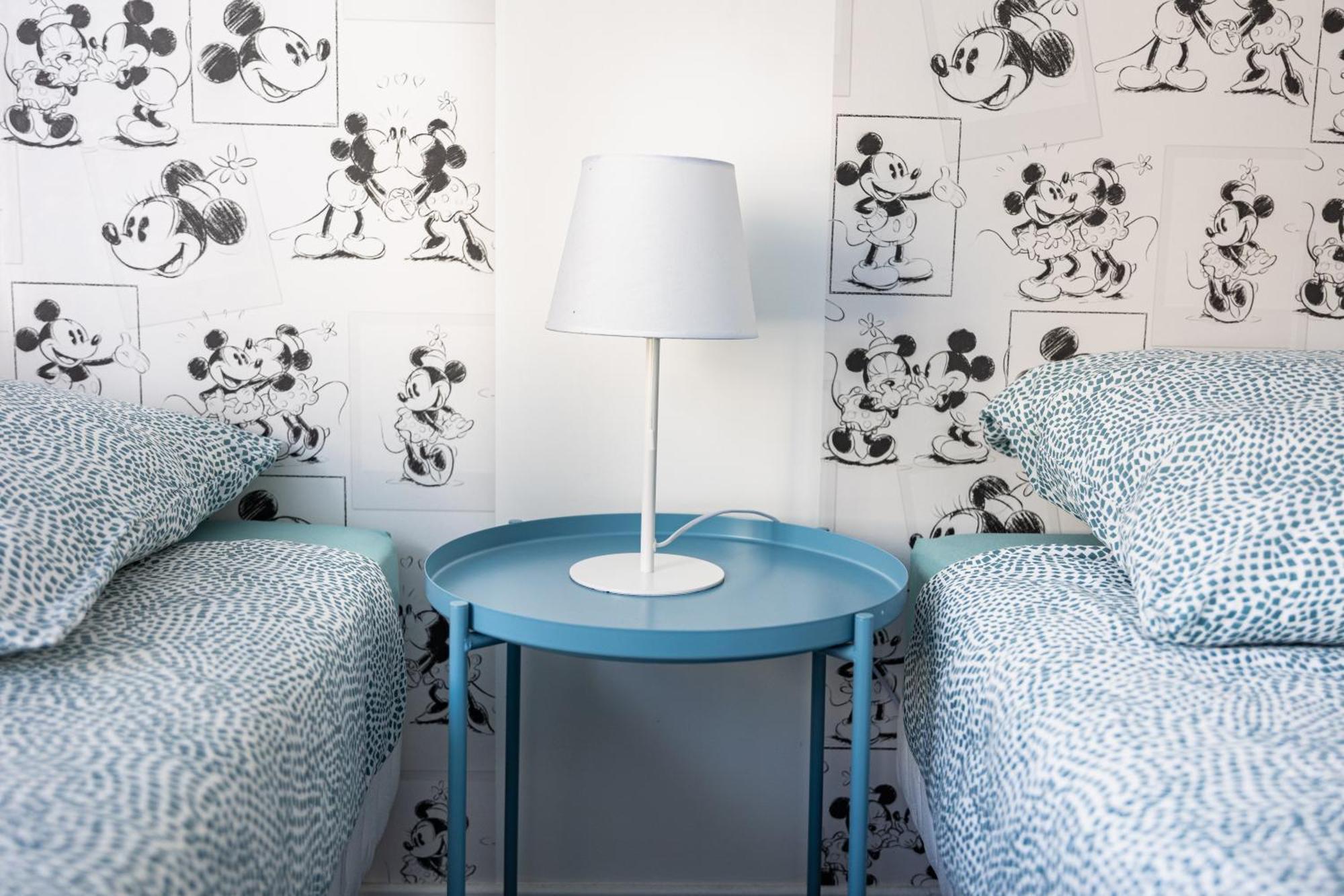 Station, 5 Minutes Disneyland! Apartment